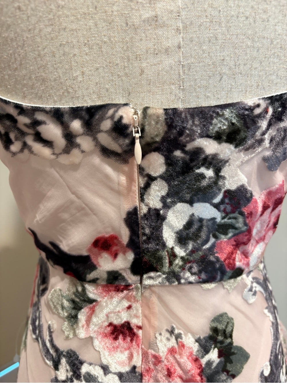 New For Love And Lemons Floral Velvet Burnout Floral Maxi Dress in Pink Sz Small - Picture 8 of 14